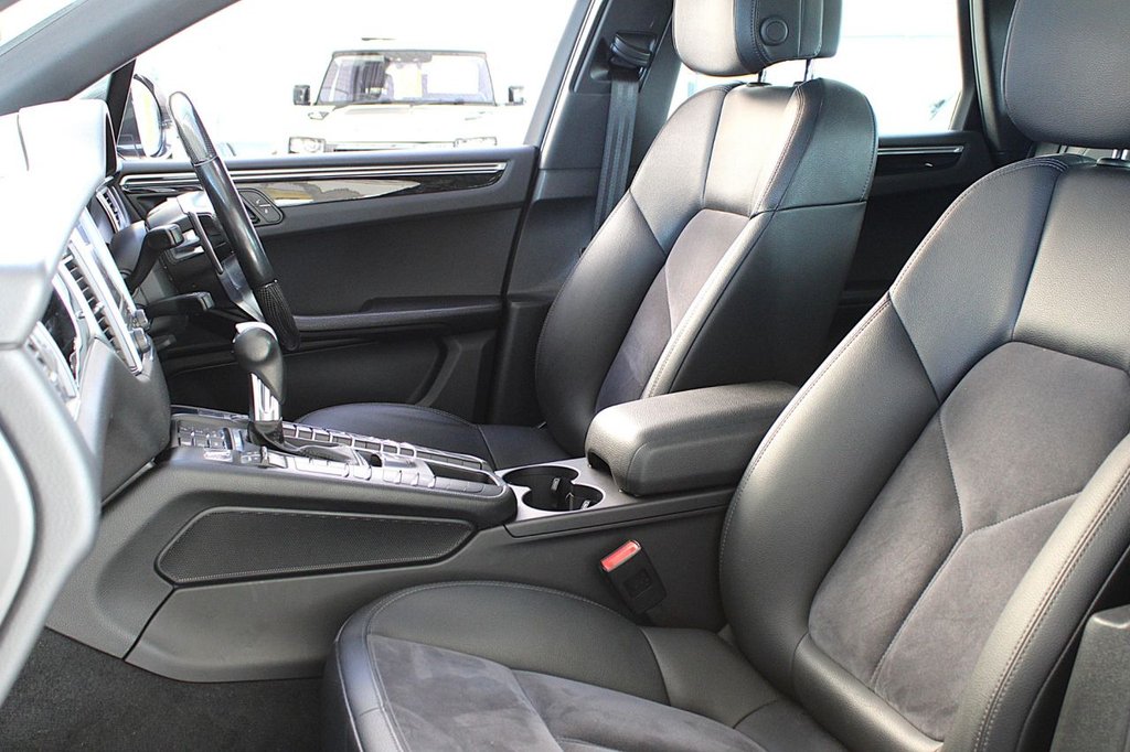 Used Porsche Macan 2017 for sale - 77327600: Photo 24