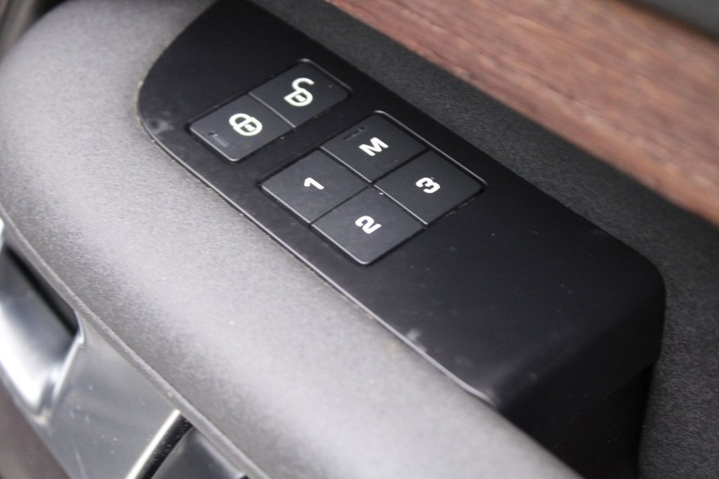 Used Land Rover Discovery 2018 for sale - 77231404: Photo 48