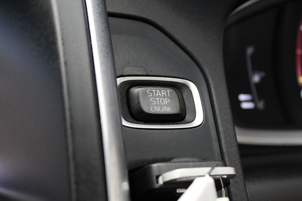 Used Volvo XC60 2017 for sale - 77507765: Photo 37