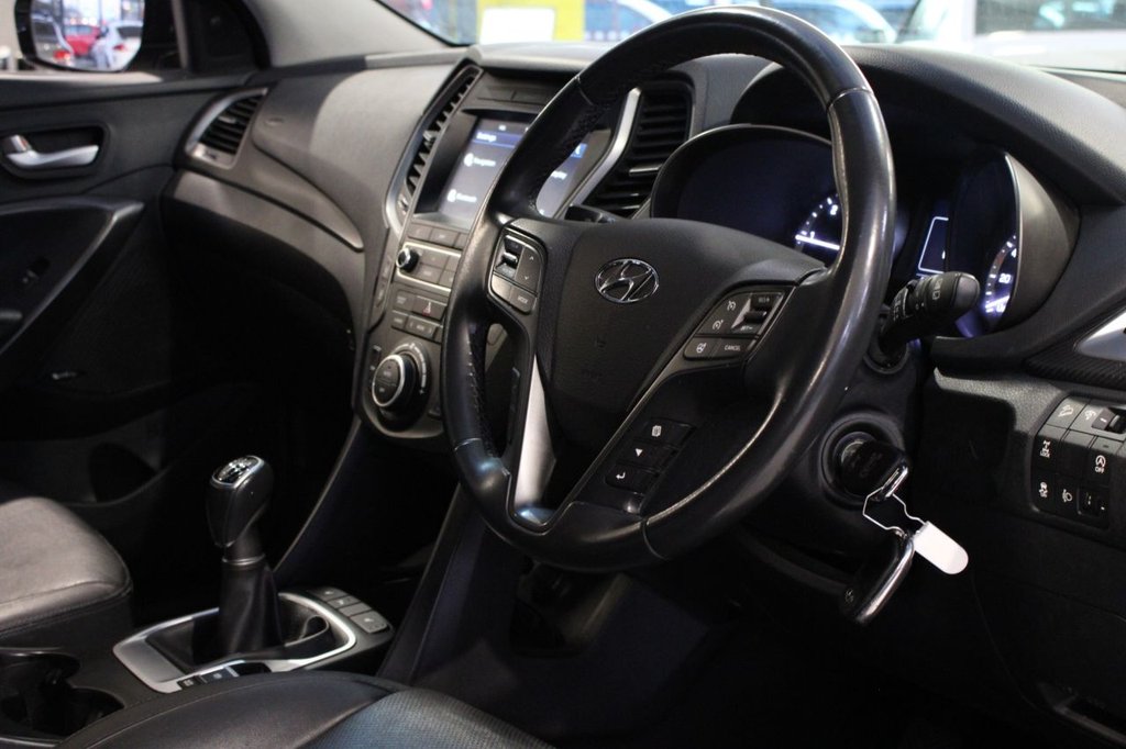 Used Hyundai Santa Fe 2018 for sale - 77231454: Photo 44