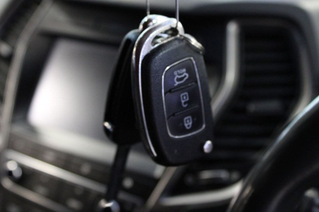 Used Hyundai Santa Fe 2018 for sale - 77231454: Photo 47