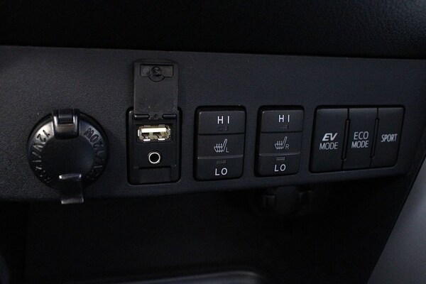 Used Toyota RAV4 2016 for sale - 76173088: Photo 33