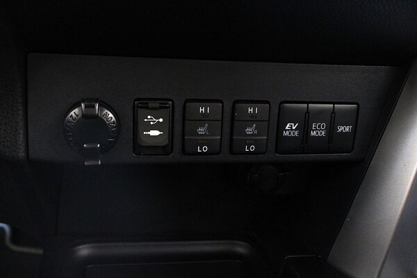 Used Toyota RAV4 2016 for sale - 75689395: Photo 30