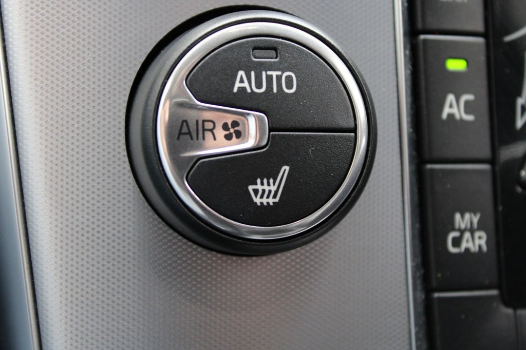 Used Volvo V40 2018 for sale - 77507048: Photo 32