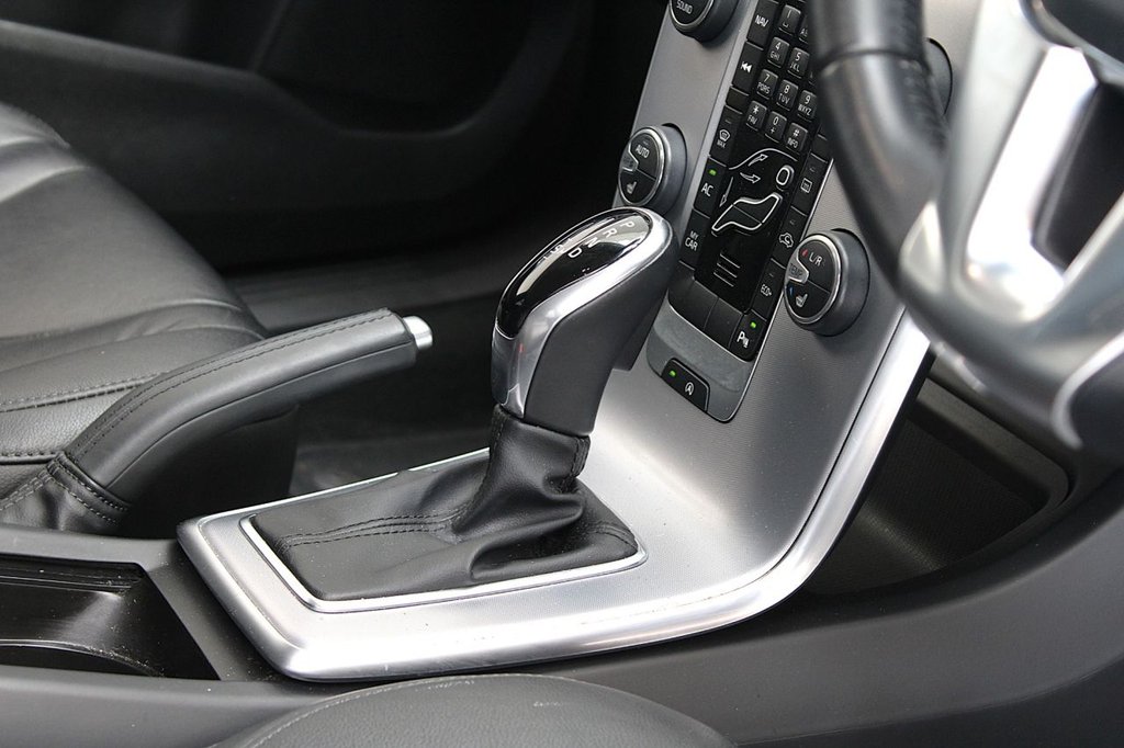 Used Volvo V40 2018 for sale - 77507048: Photo 40