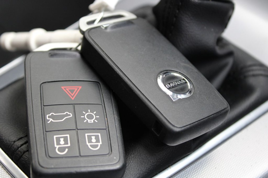 Used Volvo V40 2018 for sale - 77507048: Photo 42