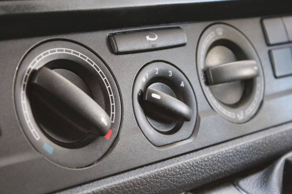 Used Volkswagen Transporter 2016 for sale - 77231469: Photo 24