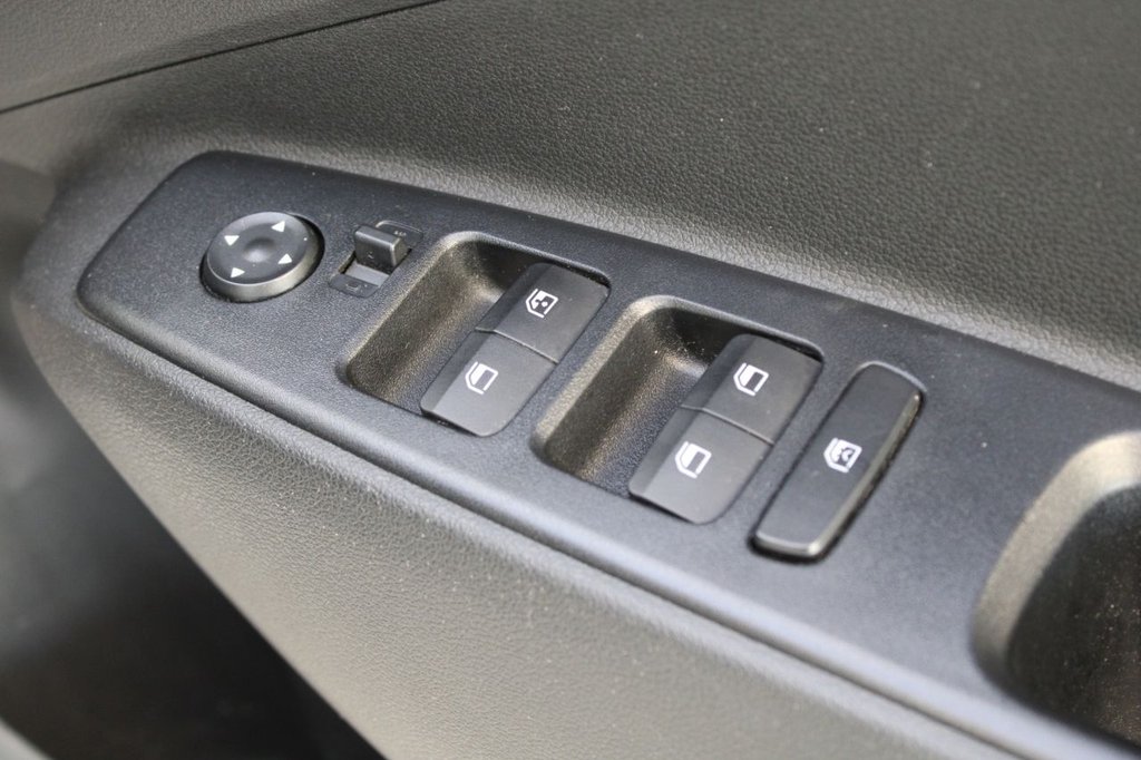 Used Hyundai i10 2023 for sale - 77231435: Photo 40