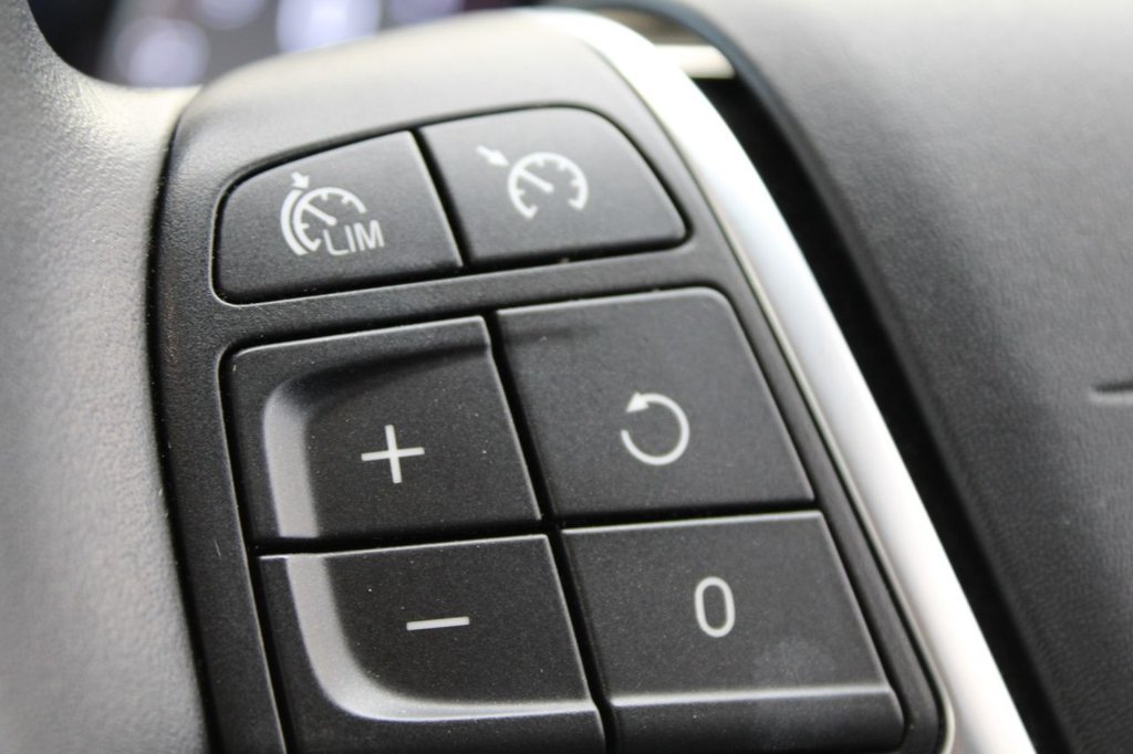 Used Volvo V40 2018 for sale - 77231397: Photo 35