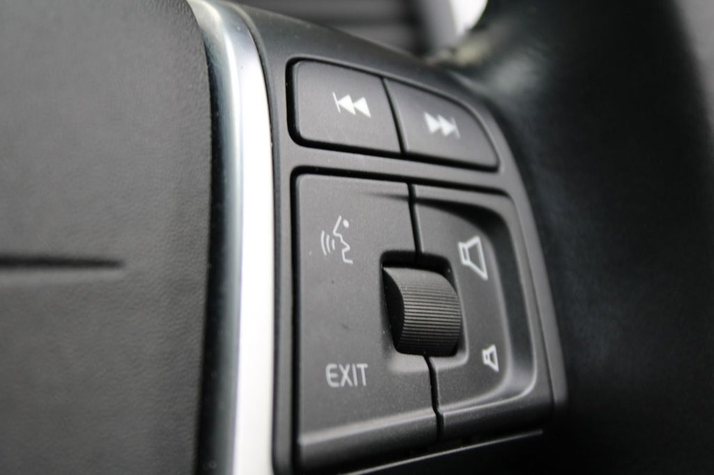 Used Volvo V40 2018 for sale - 77231397: Photo 36