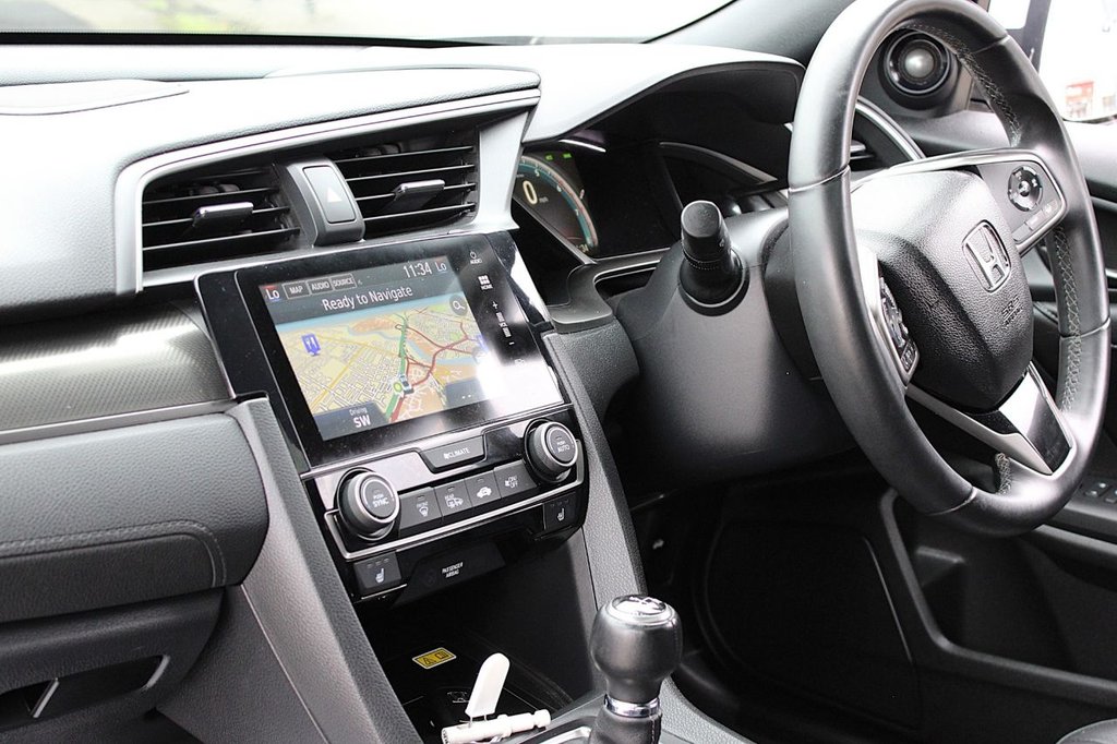 Used Honda Civic 2017 for sale - 76132163: Photo 11