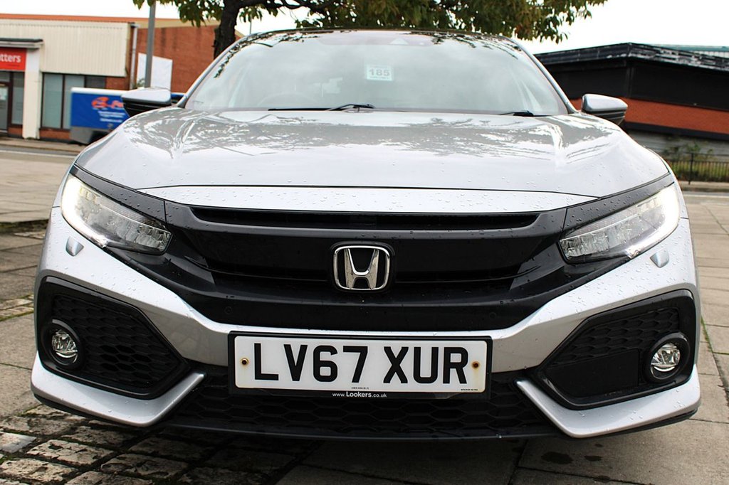 Used Honda Civic 2017 for sale - 76132163: Photo 3