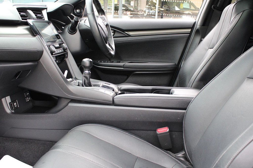 Used Honda Civic 2017 for sale - 76132163: Photo 9