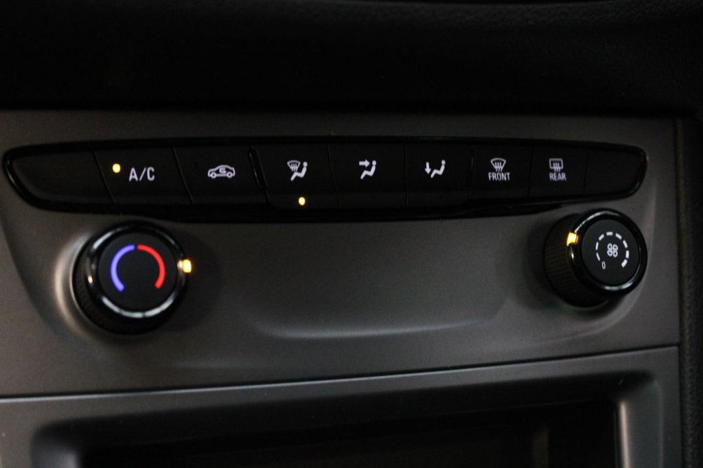 Used Vauxhall Astra 2018 for sale - 77276380: Photo 32