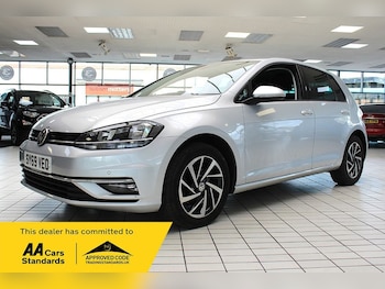 Volkswagen - Golf