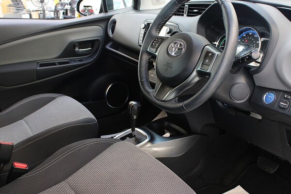 Used Toyota Yaris 2015 for sale - 75689397: Photo 40