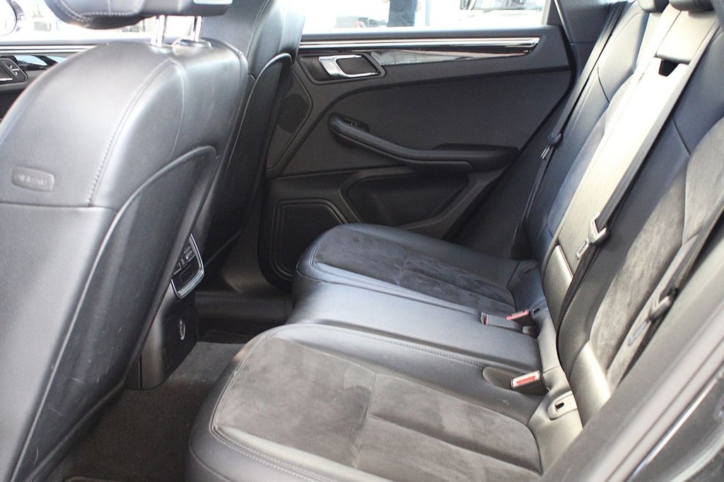 Used Porsche Macan 2017 for sale - 77231402: Photo 26