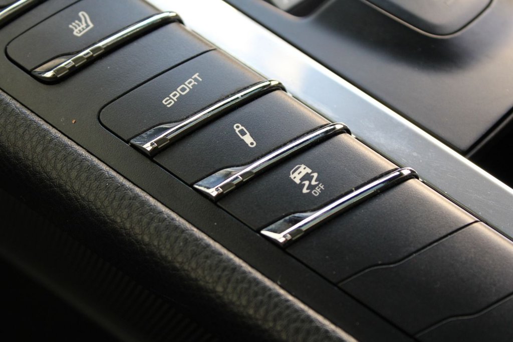 Used Porsche Macan 2017 for sale - 77231402: Photo 42