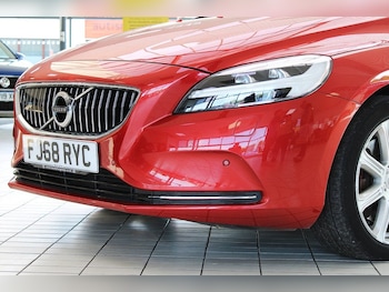 Used Volvo V40 2018 for sale - 75689402: Photo