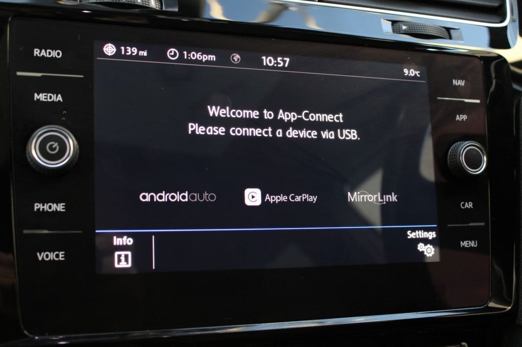 Used Volkswagen Golf 2017 for sale - 77226687: Photo 33