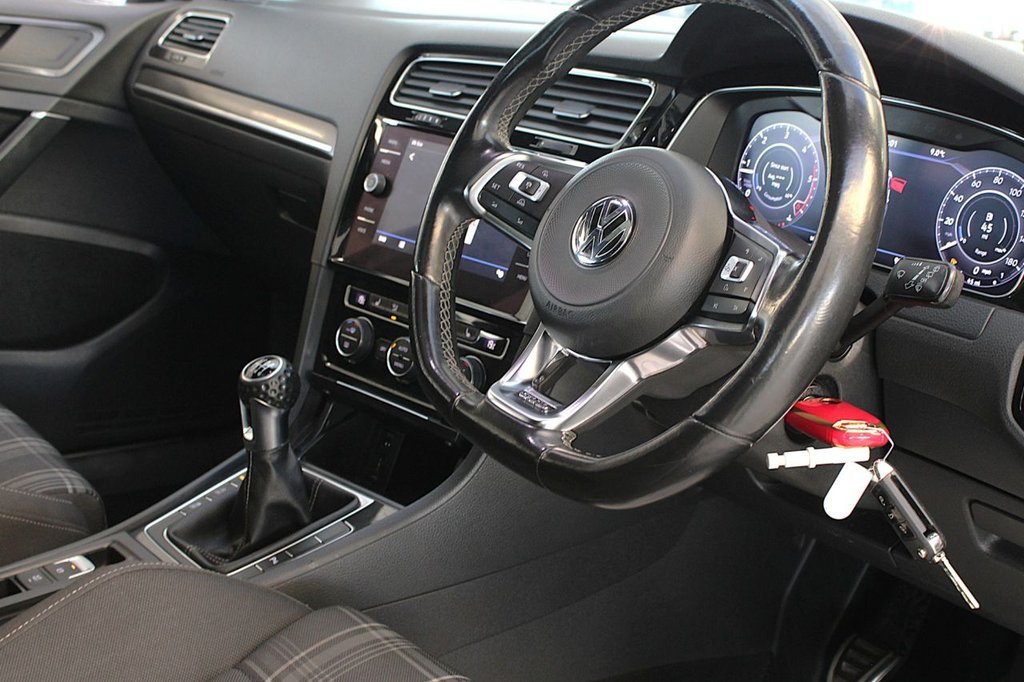 Used Volkswagen Golf 2017 for sale - 77226687: Photo 48