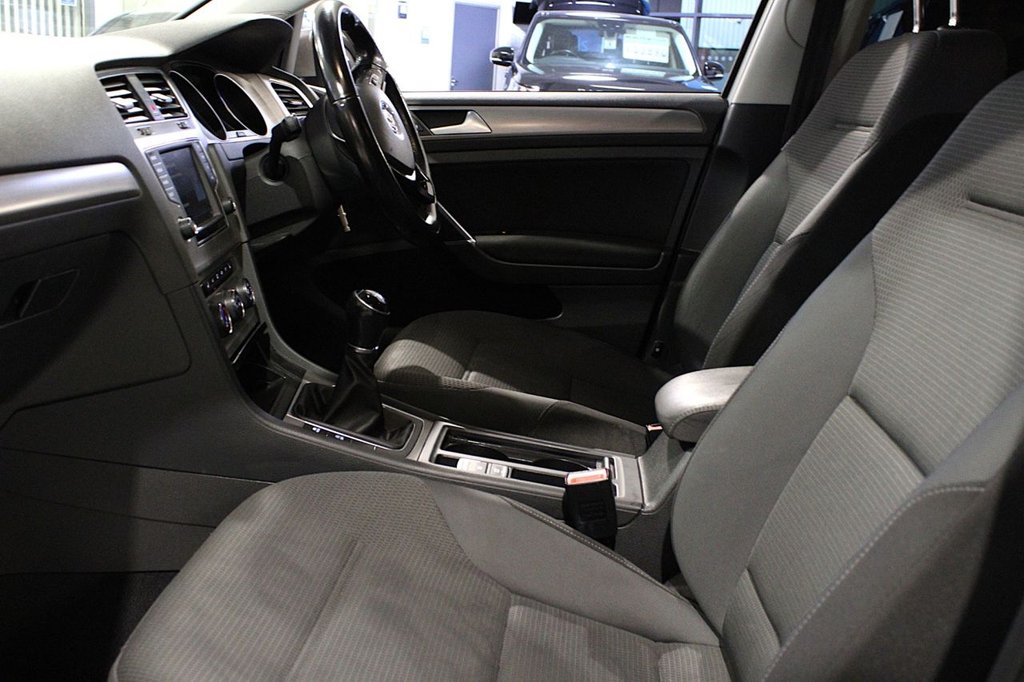 Used Volkswagen Golf 2016 for sale - 77231439: Photo 20