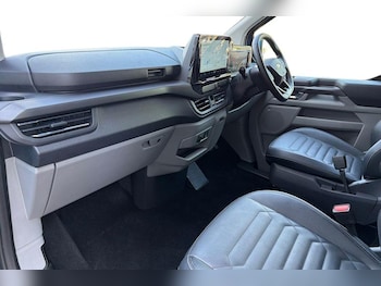 Used Ford Tourneo Custom 2025 for sale - 78462969: Photo