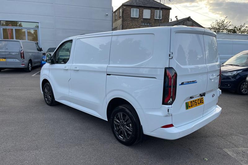 Used Ford E-Transit 2025 for sale - 76908682: Photo 39