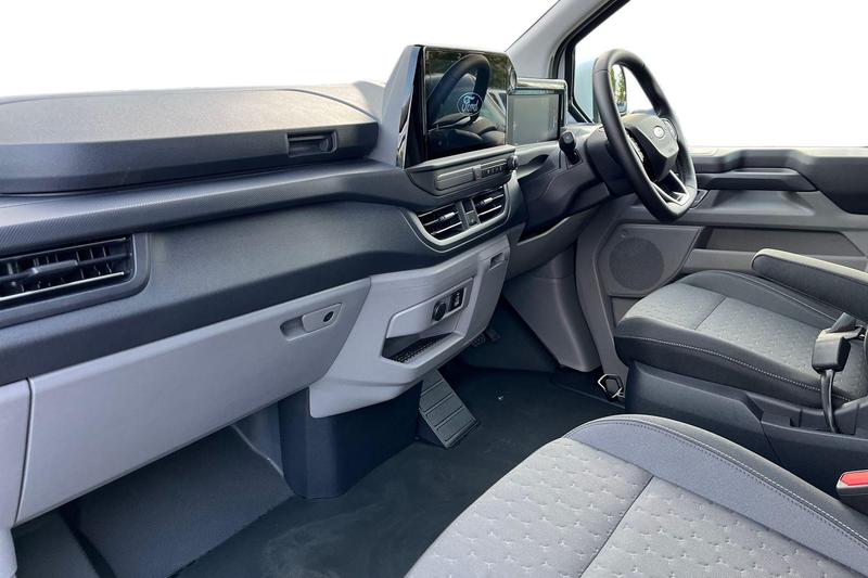 Used Ford E-Transit 2025 for sale - 76908682: Photo 4