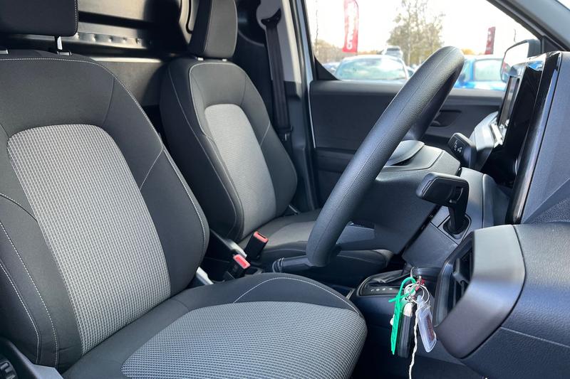 Used Ford Transit Courier 2024 for sale - 76931405: Photo 16