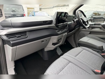 Used Ford Tourneo Custom 2024 for sale - 76296794: Photo