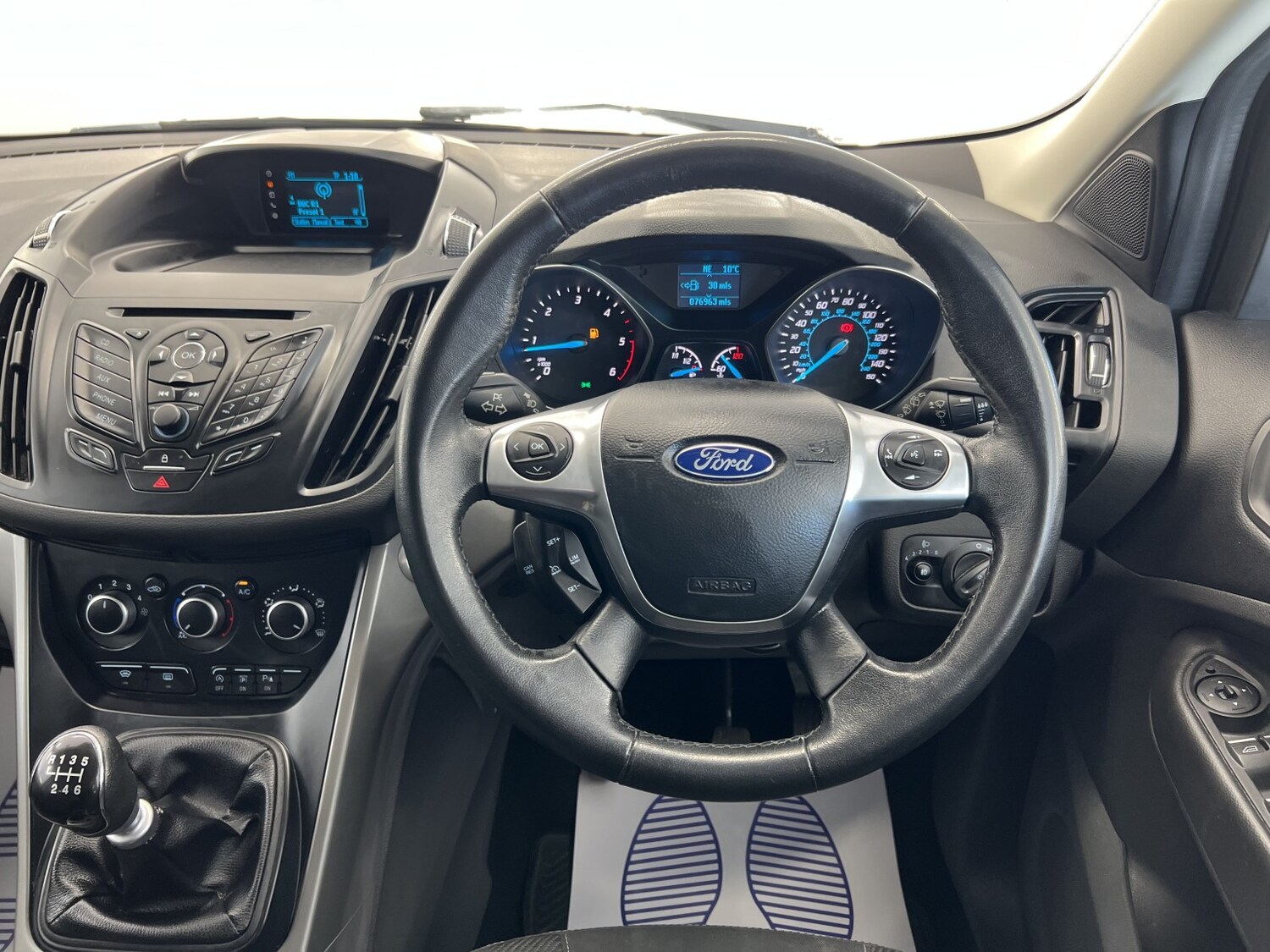 Used Ford Kuga 2015 for sale - 77954049: Photo 34