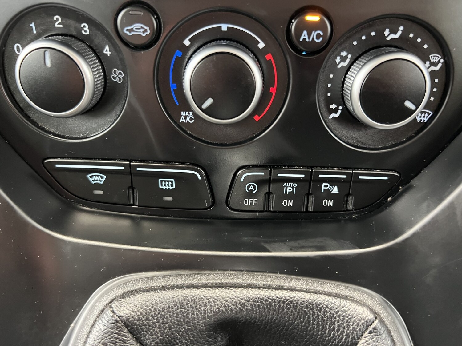 Used Ford Kuga 2015 for sale - 77954049: Photo 45