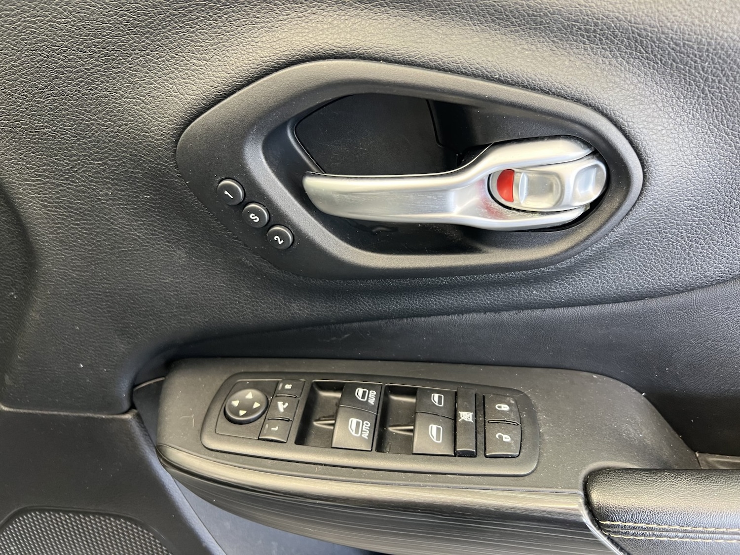 Used Jeep Cherokee 2016 for sale - 78018289: Photo 19