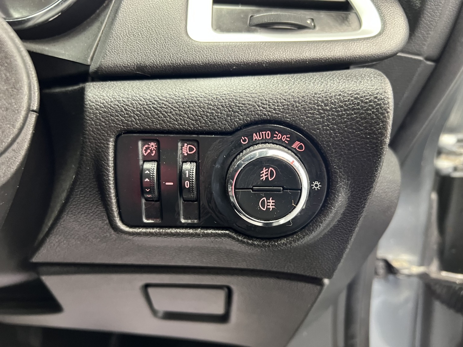 Used Vauxhall Astra 2014 for sale - 77438351: Photo 22