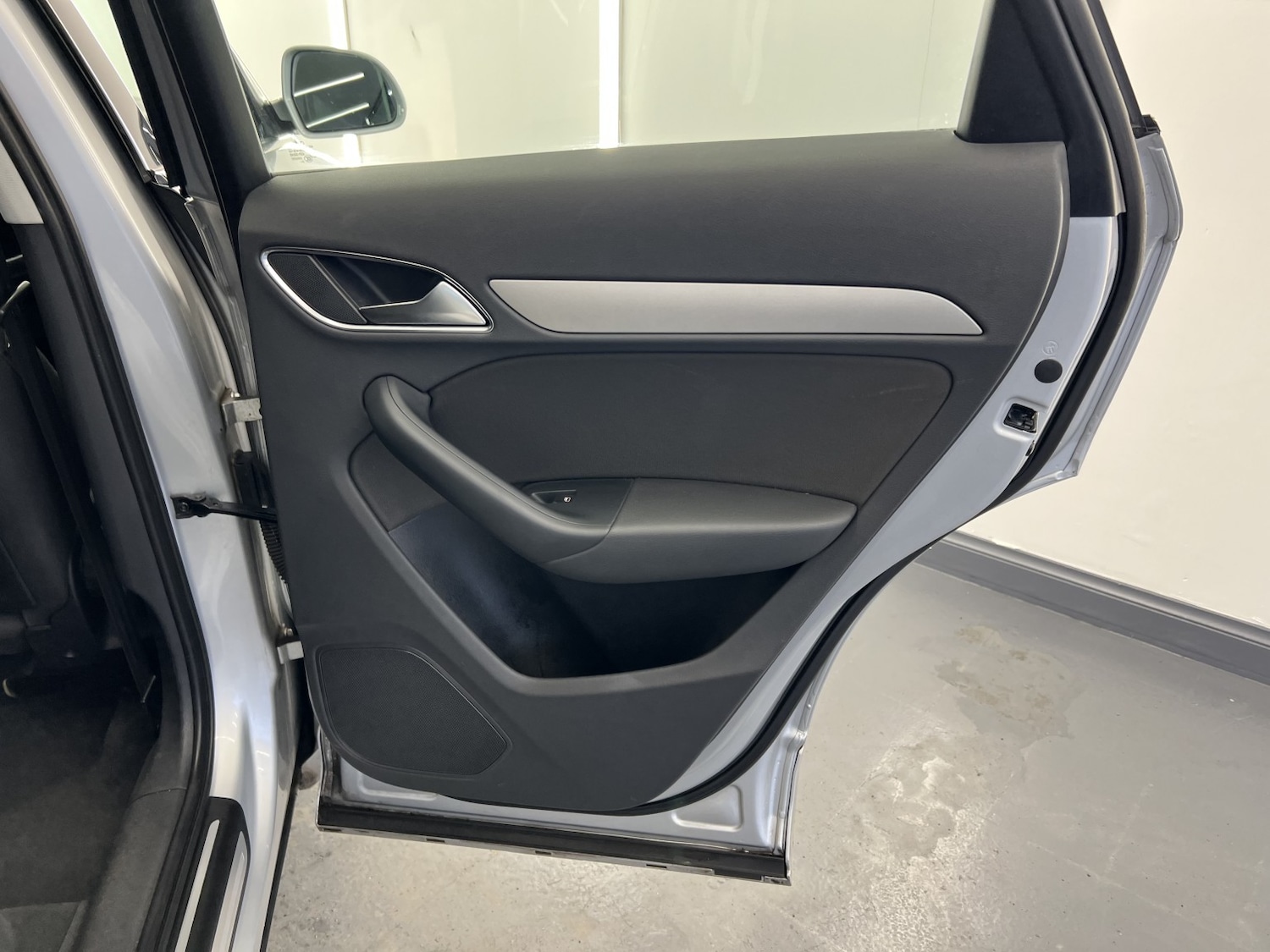 Used Audi Q3 2014 for sale - 77438462: Photo 25