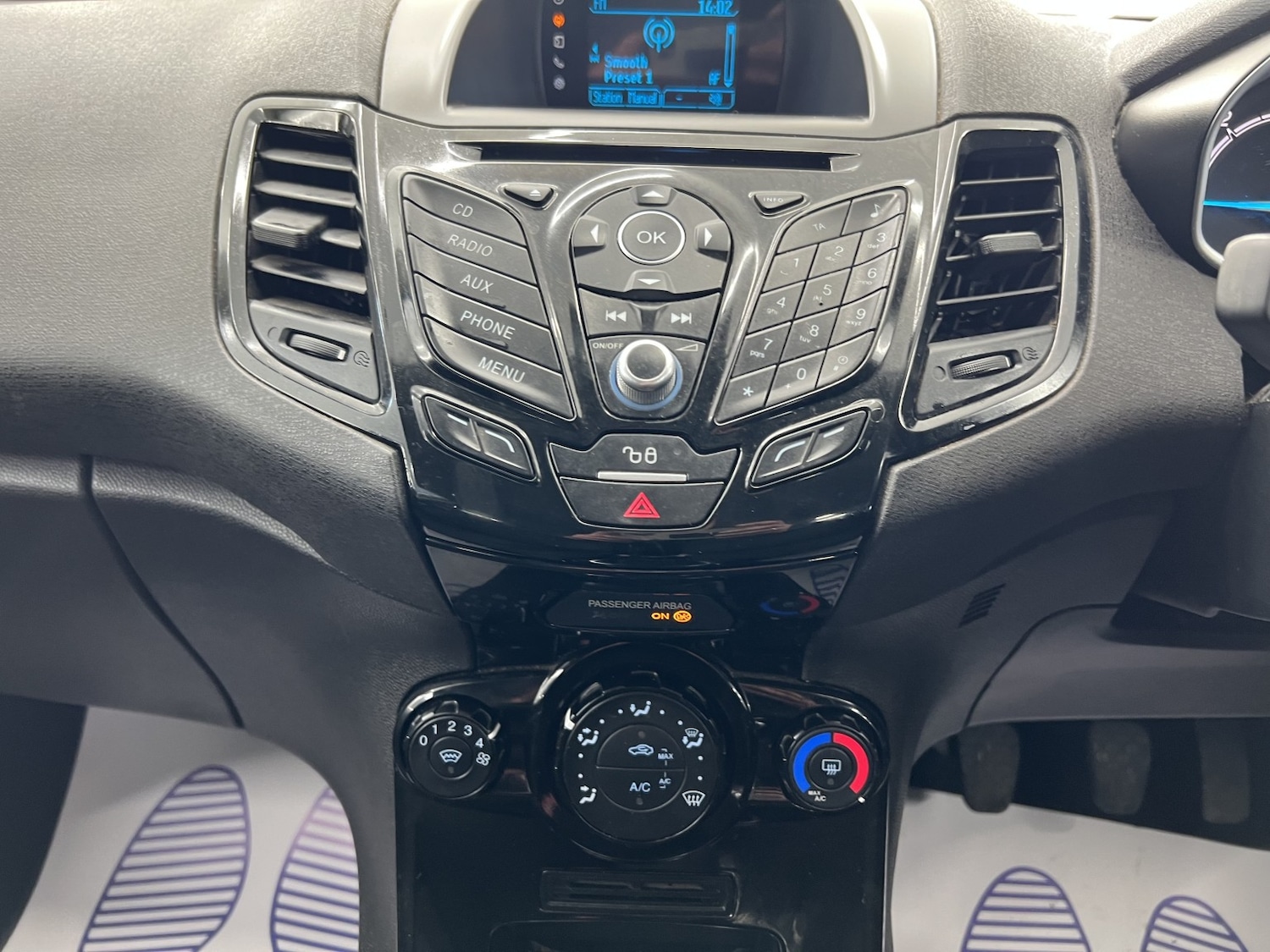 Used Ford Fiesta 2015 for sale - 77694195: Photo 38