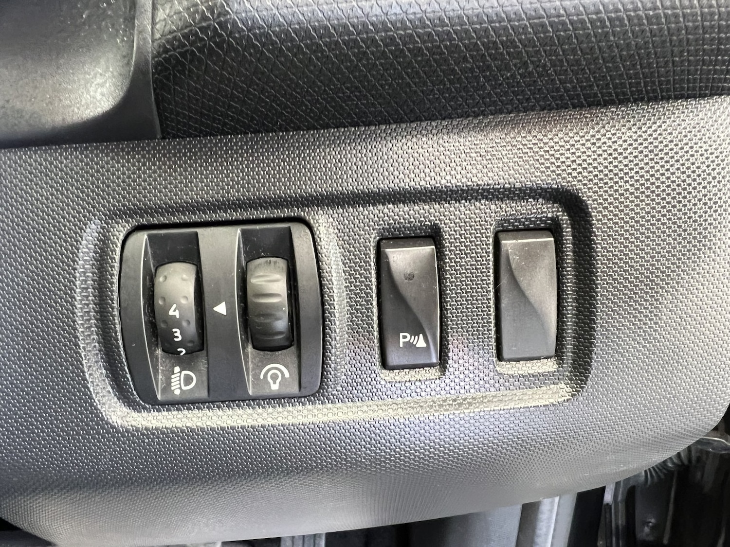 Used Renault Clio 2014 for sale - 78057061: Photo 25