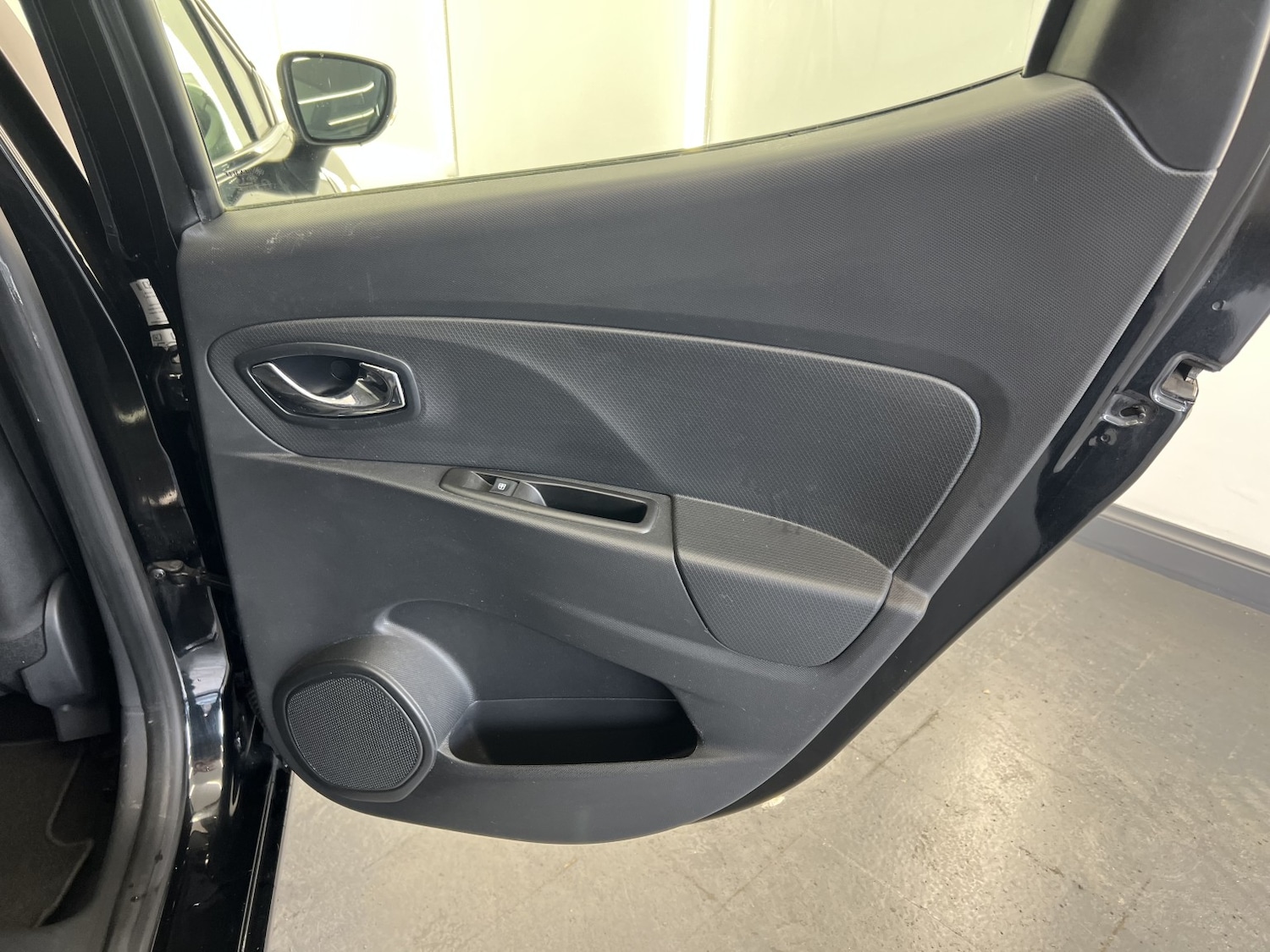 Used Renault Clio 2014 for sale - 78057061: Photo 28