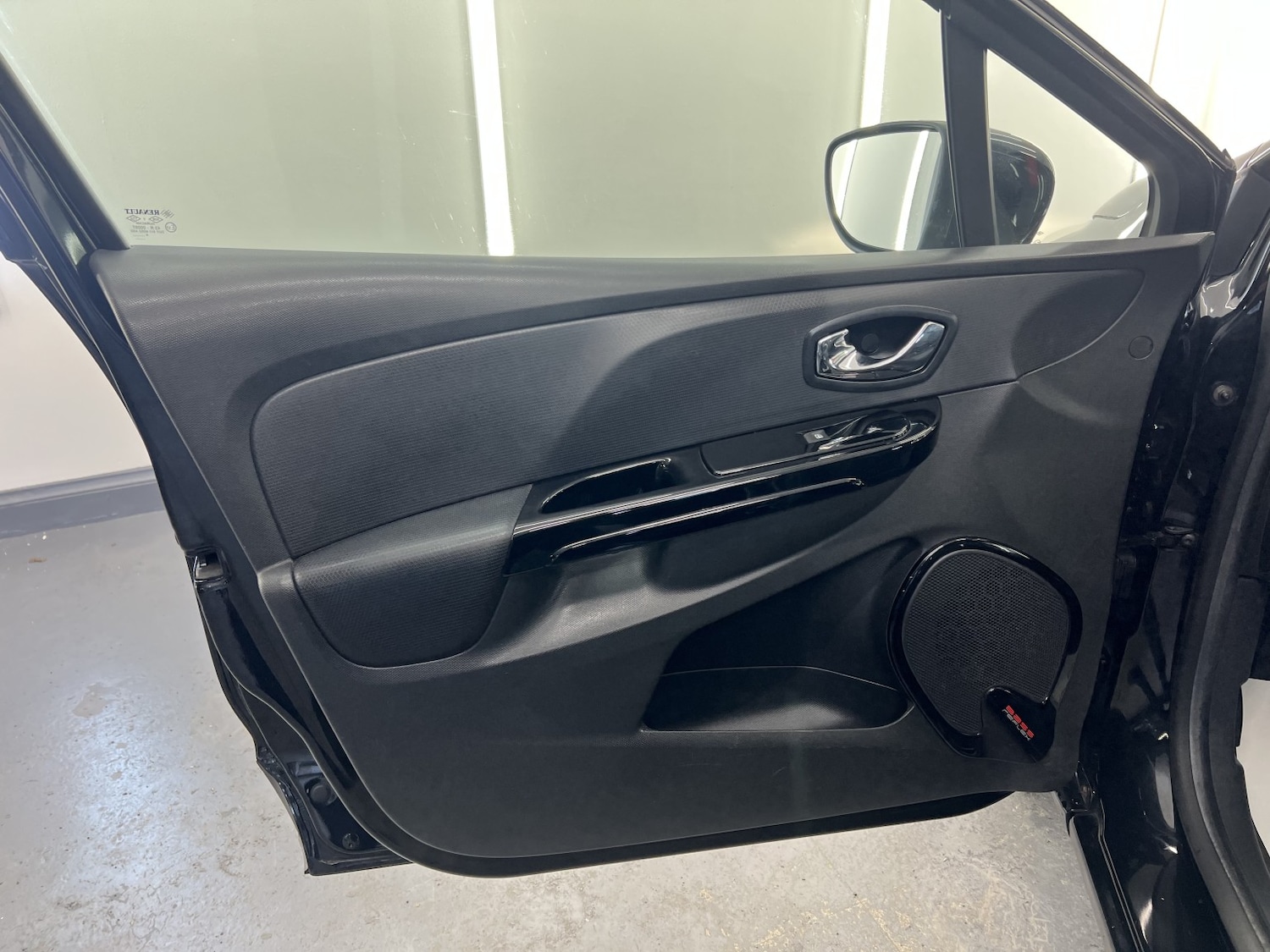 Used Renault Clio 2014 for sale - 78057061: Photo 33