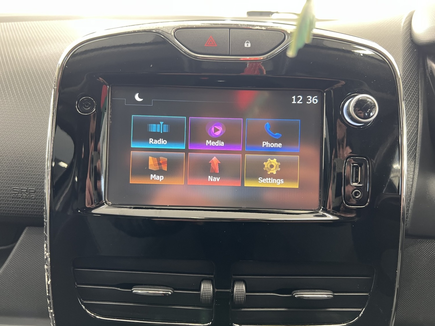 Used Renault Clio 2014 for sale - 78057061: Photo 42