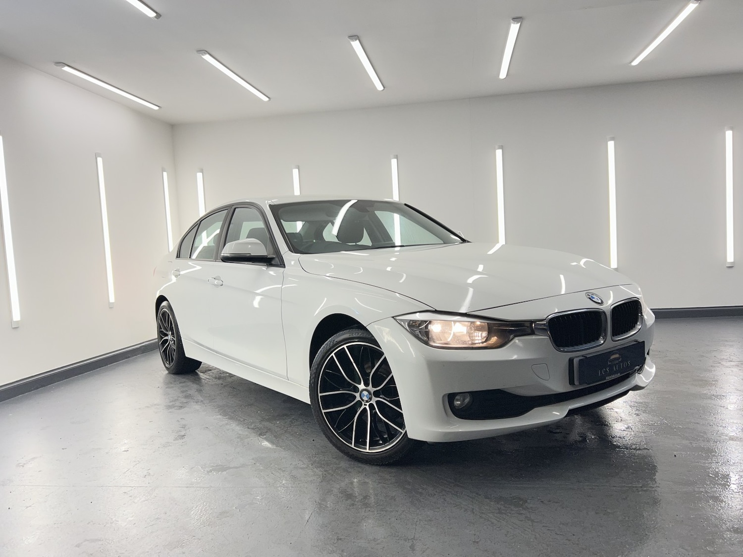 Used BMW 3 Series 2013 for sale - 77438273: Photo 2