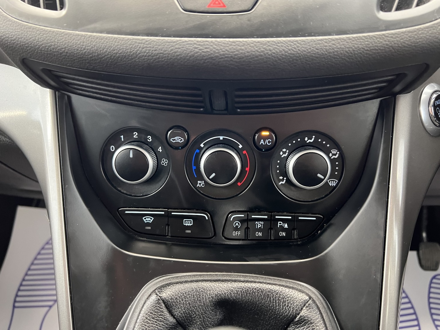 Used Ford Kuga 2015 for sale - 78070552: Photo 41