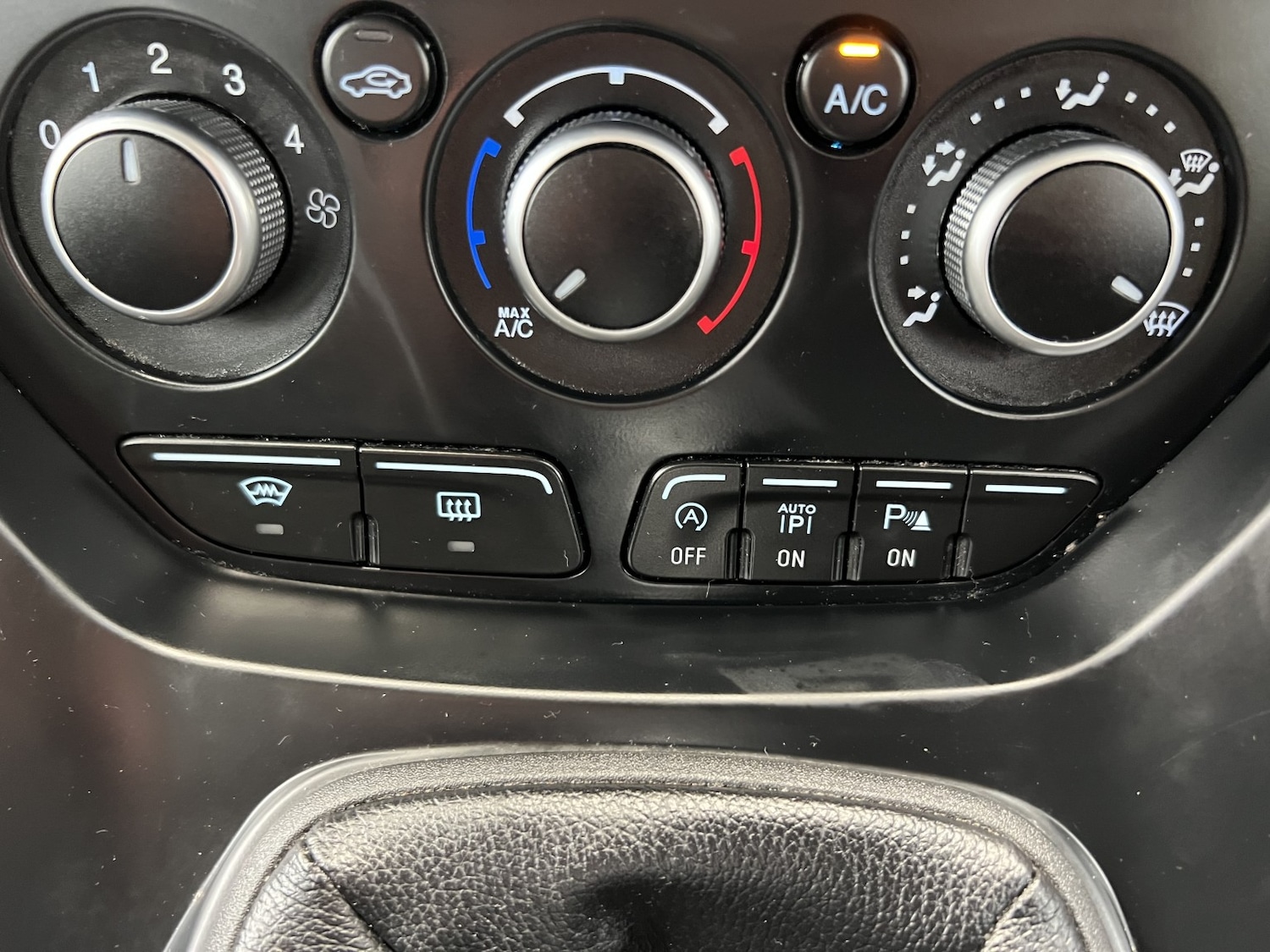 Used Ford Kuga 2015 for sale - 78070552: Photo 45