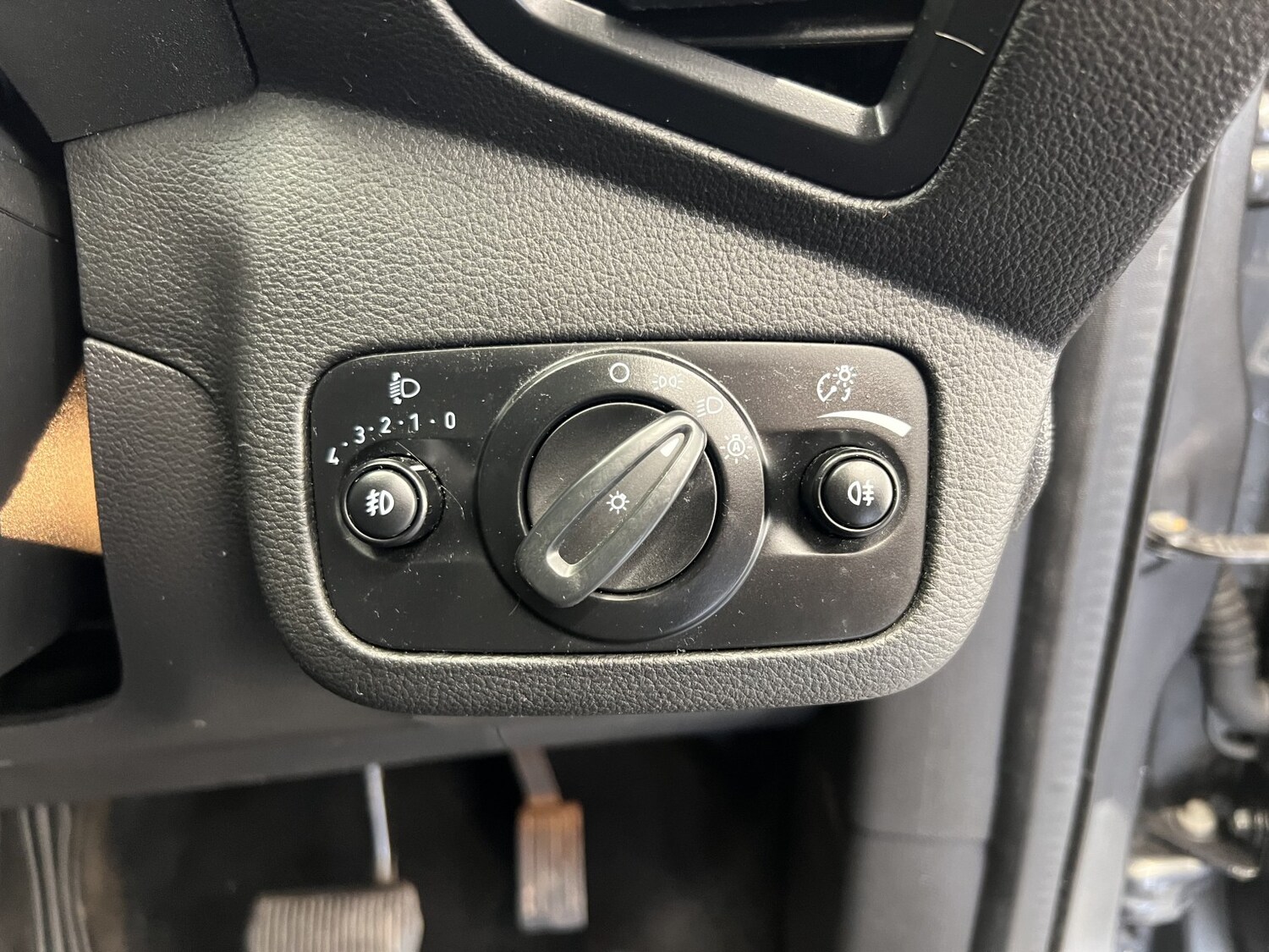 Used Ford Kuga 2015 for sale - 77694251: Photo 21