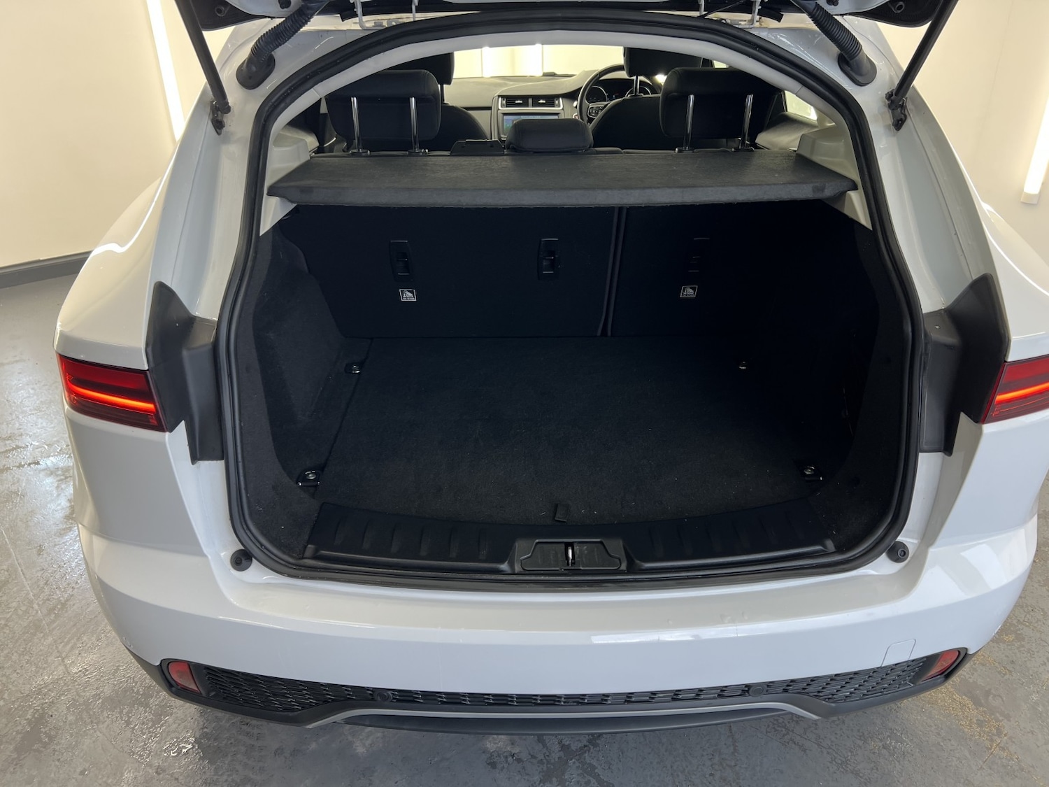 Used Jaguar E-Pace 2018 for sale - 77438354: Photo 27