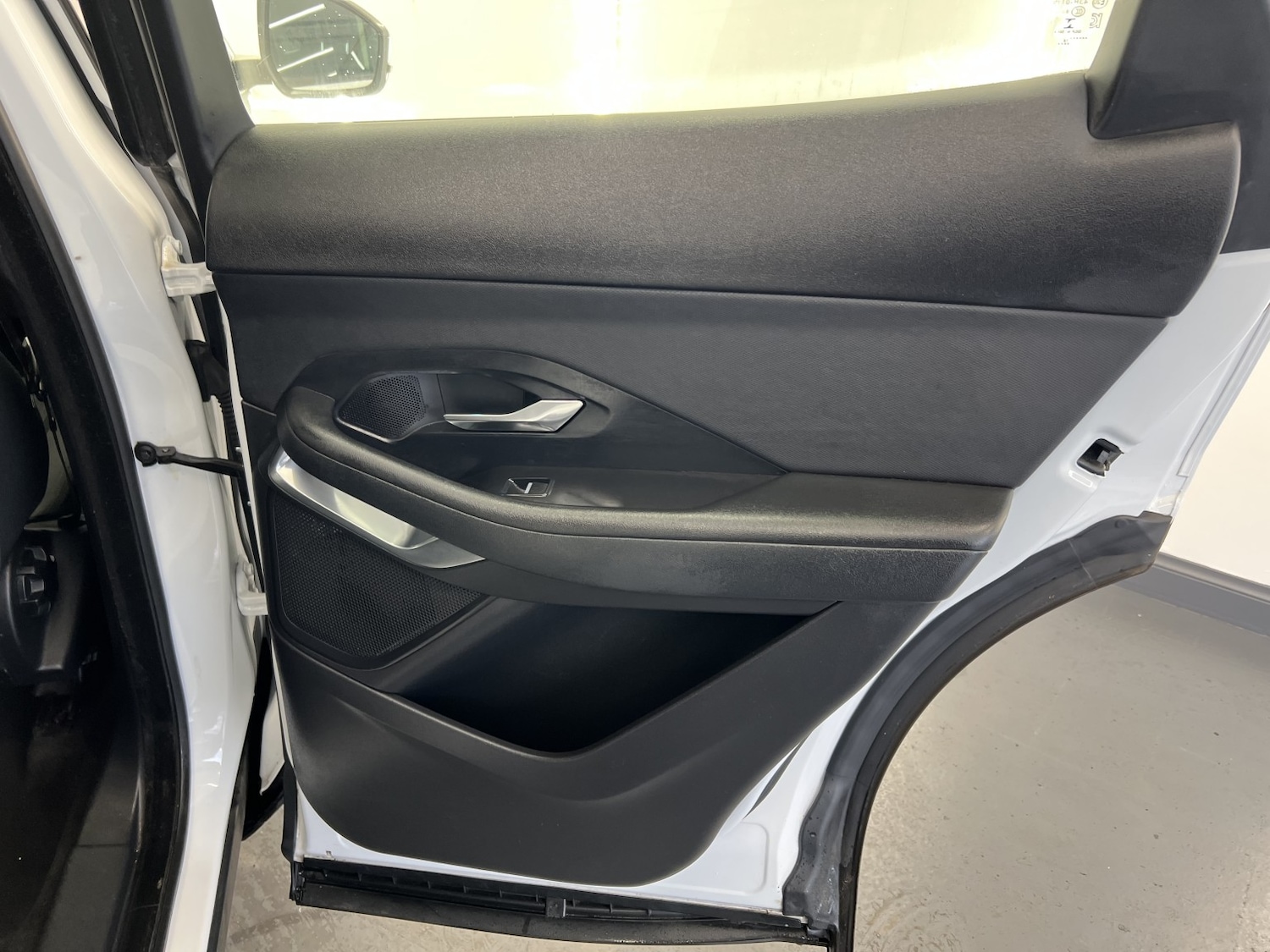 Used Jaguar E-Pace 2018 for sale - 77438354: Photo 28