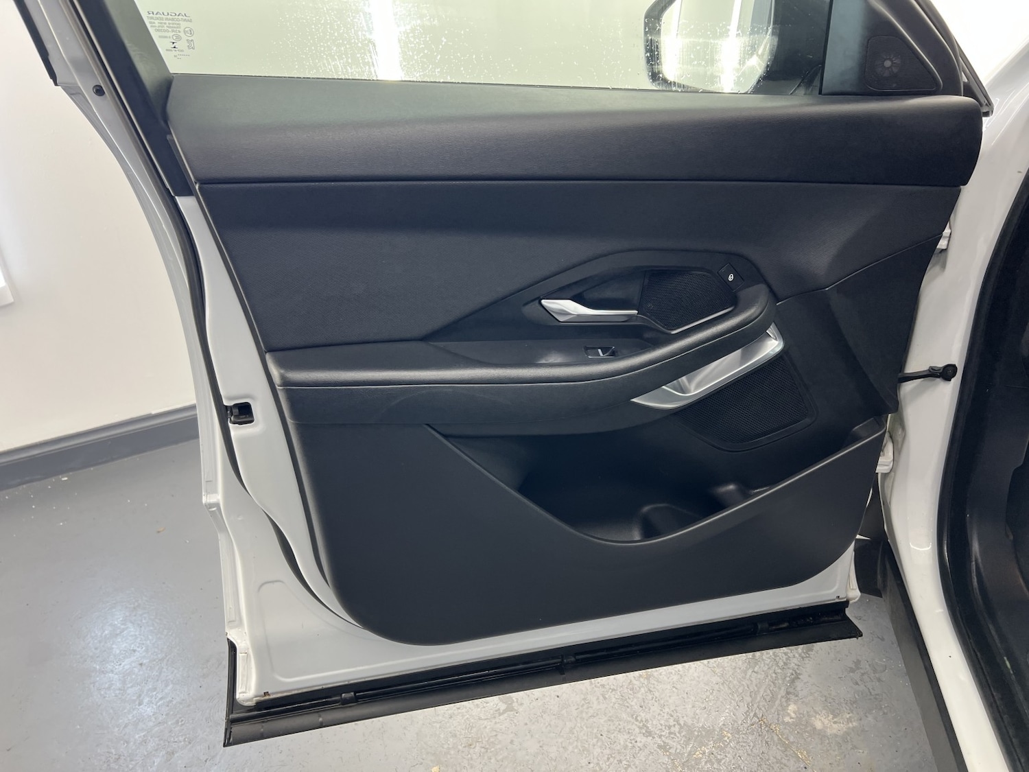 Used Jaguar E-Pace 2018 for sale - 77438354: Photo 35