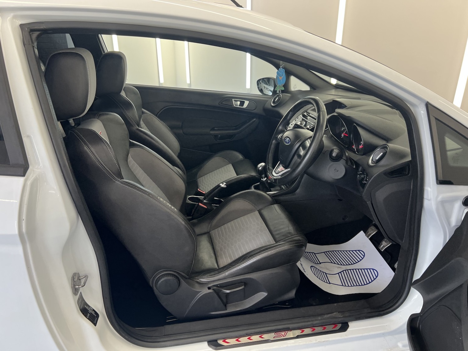 Used Ford Fiesta 2015 for sale - 78201965: Photo 16