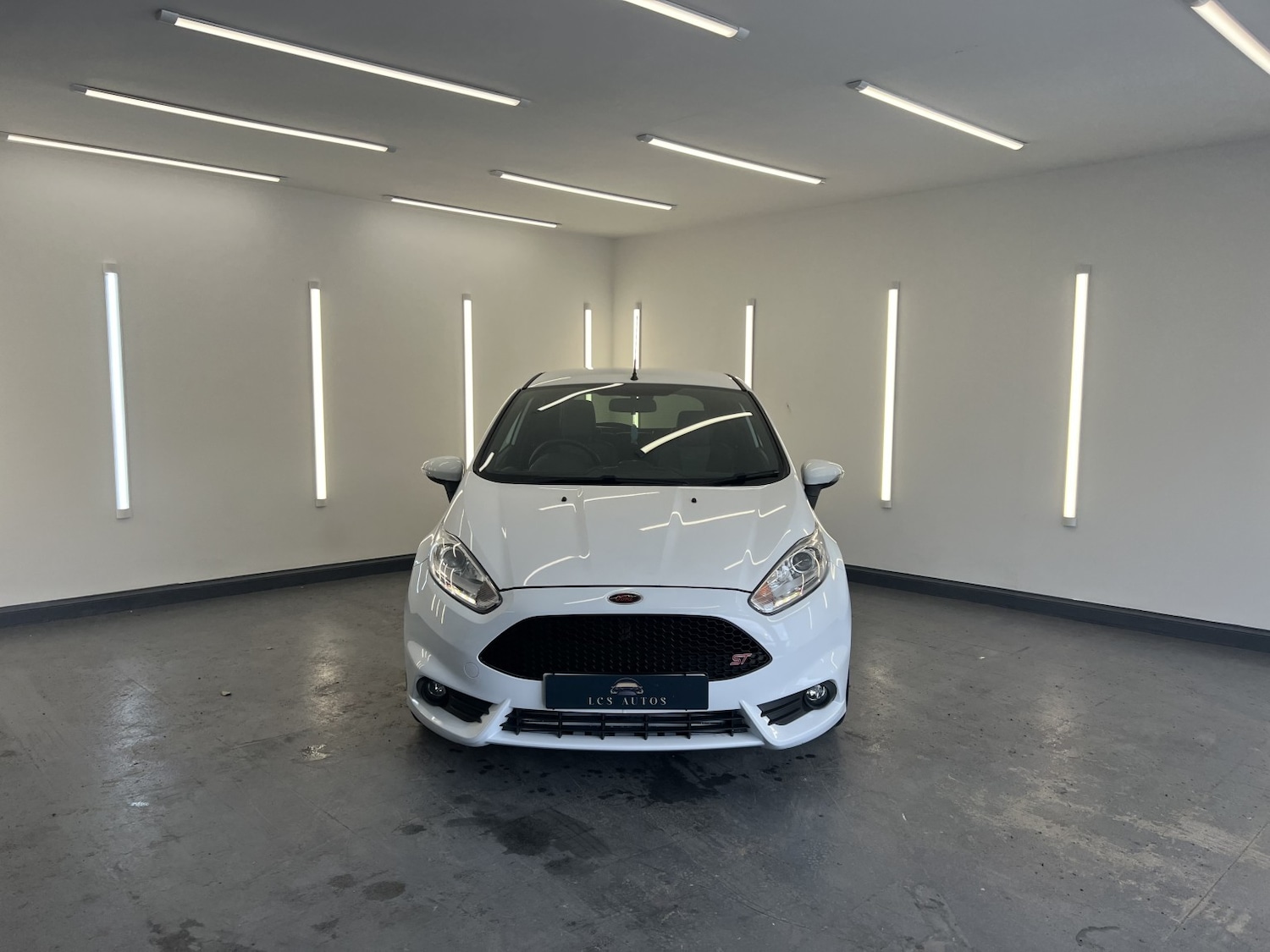 Used Ford Fiesta 2015 for sale - 78201965: Photo 3